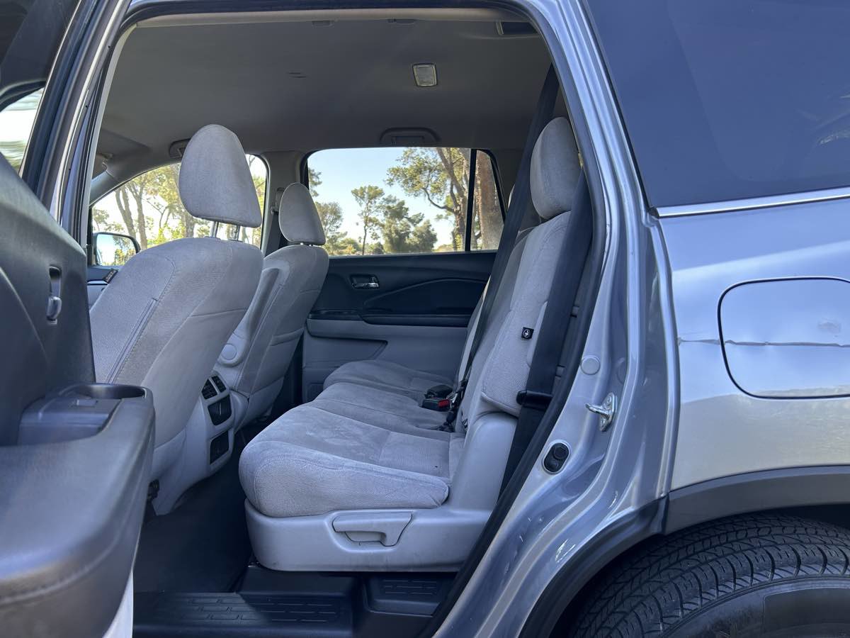 Used 2020 Honda Pilot LX image 19