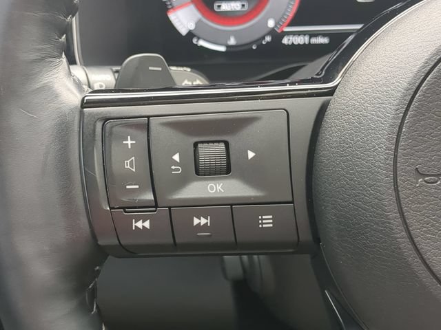 Used 2024 Nissan Pathfinder Platinum w/ Black Appearance Package AWD/4WD image 18