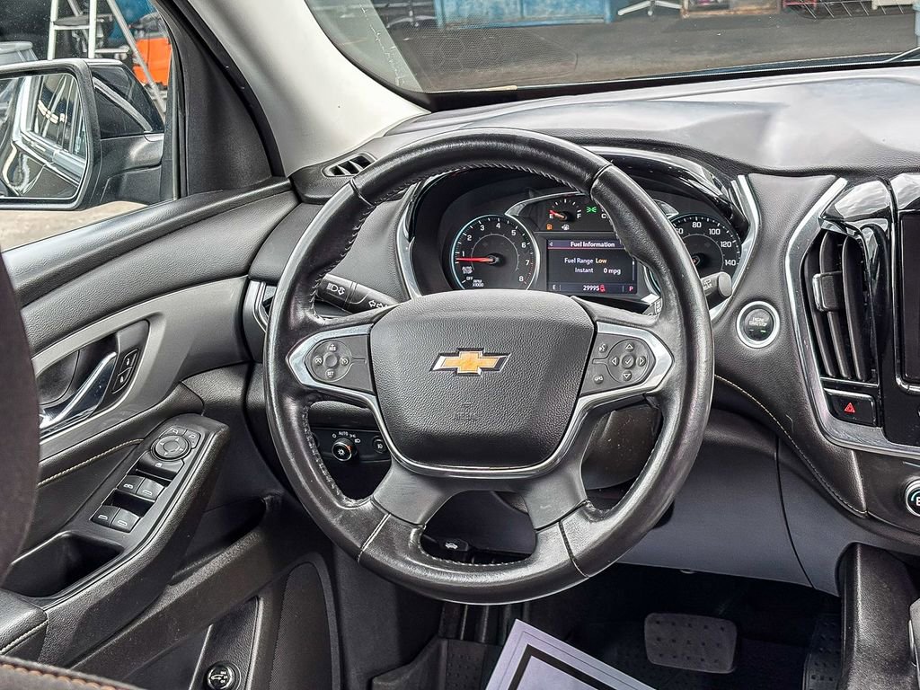 Used 2021 Chevrolet Traverse LT image 16