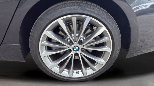 Used 2022 BMW 530i w/ Premium Package RWD image 31