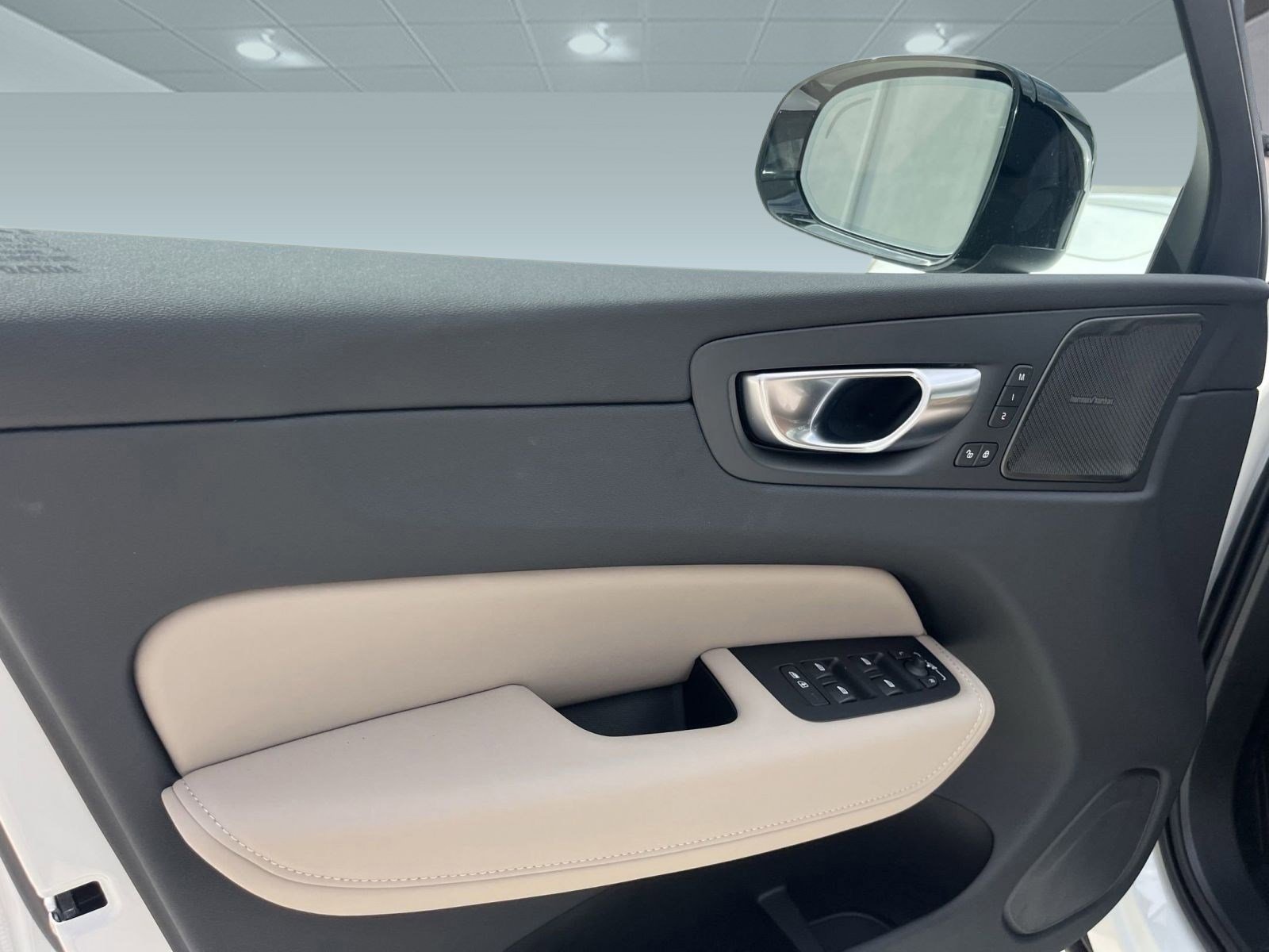 New 2026 Volvo XC60 B5 Plus w/ Protection Package Premier image 12