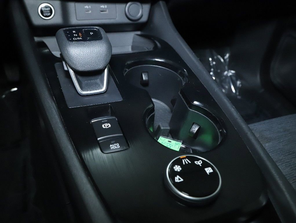 Used 2023 Nissan Rogue SV image 28