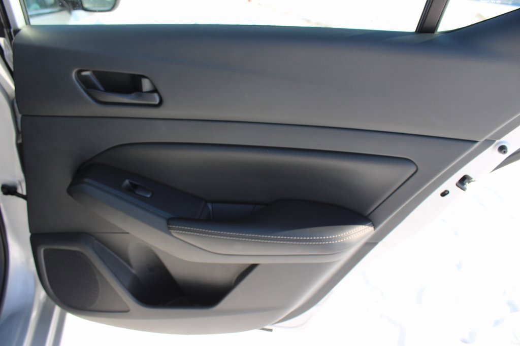 Used 2024 Nissan Altima 2.5 SV image 23