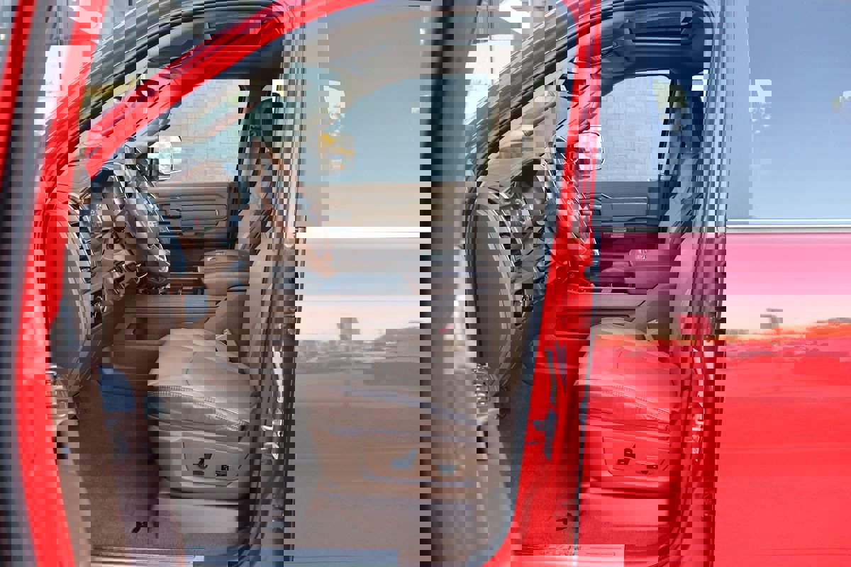 Used 2020 RAM 3500 Limited image 32