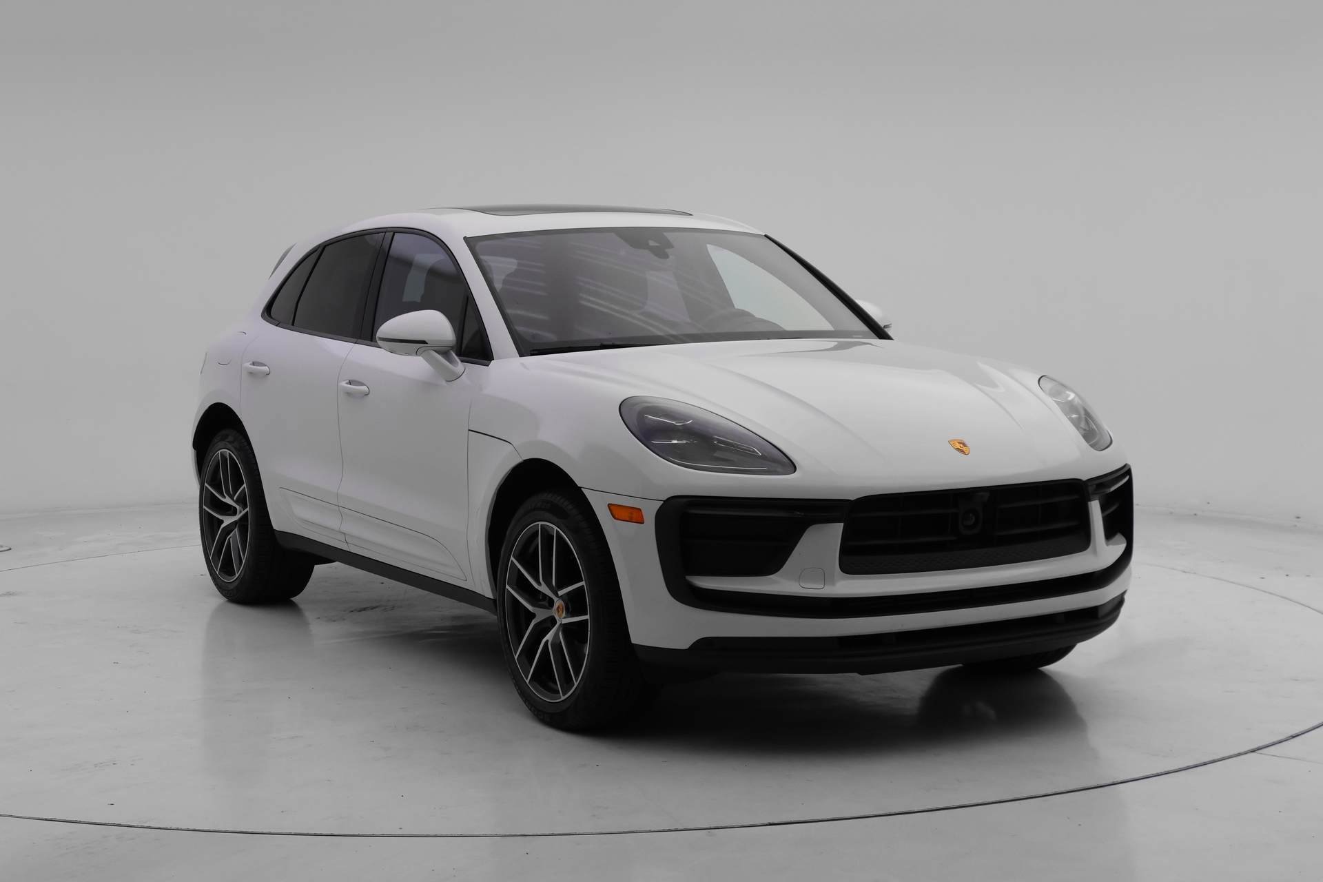 Used 2025 Porsche Macan image 17