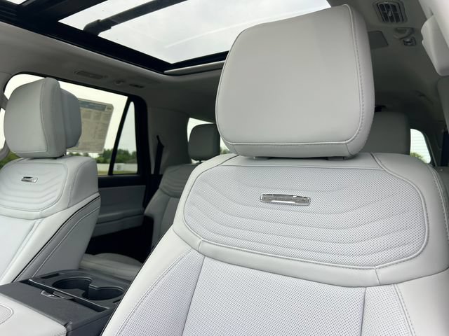 New 2026 Ford Expedition Max Platinum w/ Platinum Ultimate Package AWD/4WD image 13