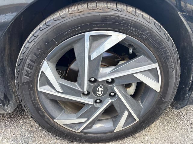 Used 2024 Hyundai Elantra Limited FWD image 8