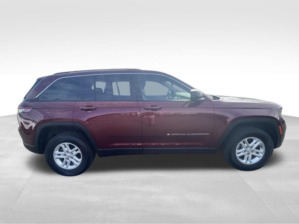 Used 2023 Jeep Grand Cherokee Laredo AWD/4WD image 11