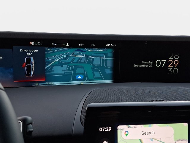 New 2026 Lincoln Nautilus Premier AWD/4WD image 16