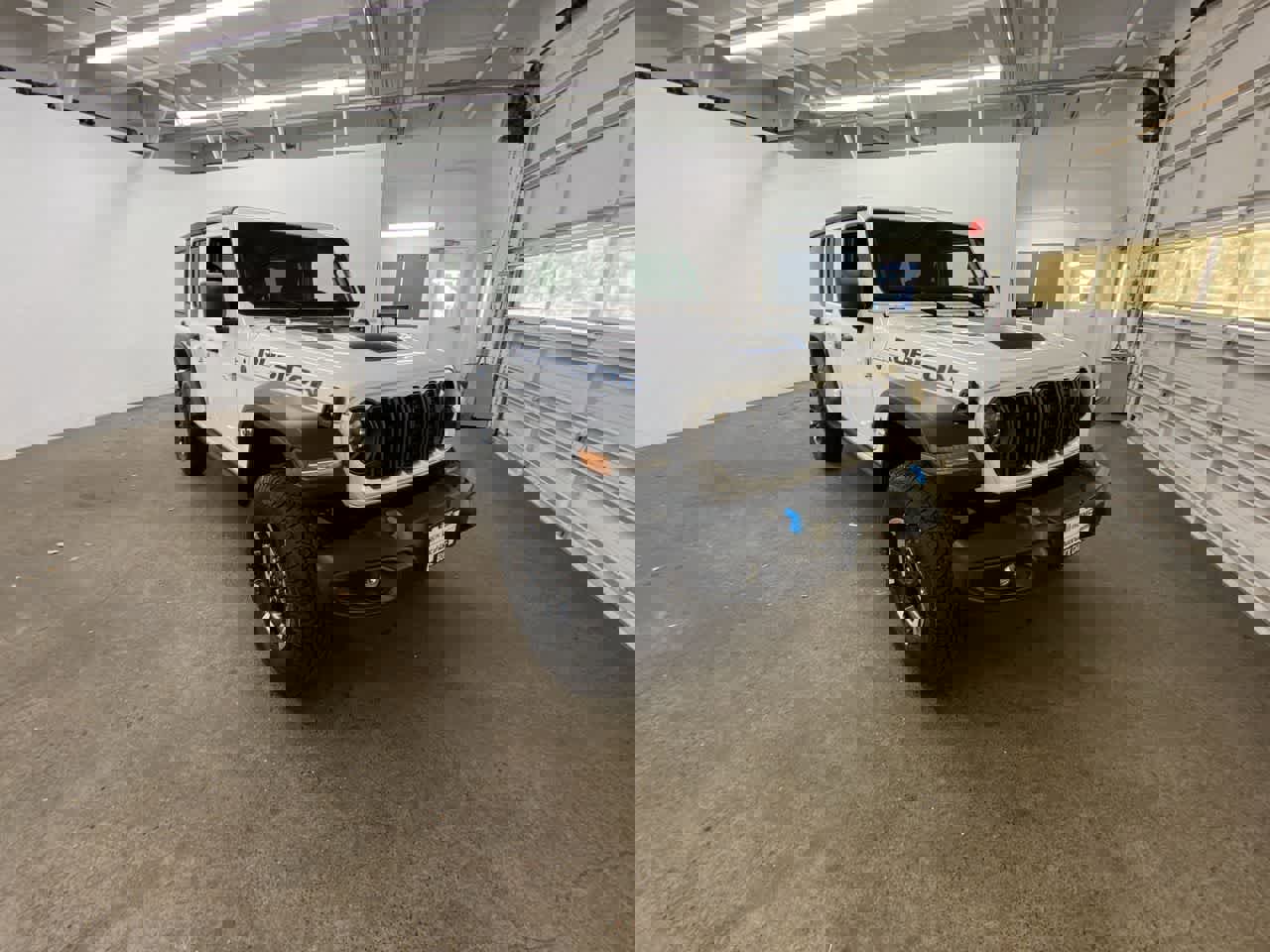 Used 2024 Jeep Wrangler Unlimited Rubicon 4xe image 8