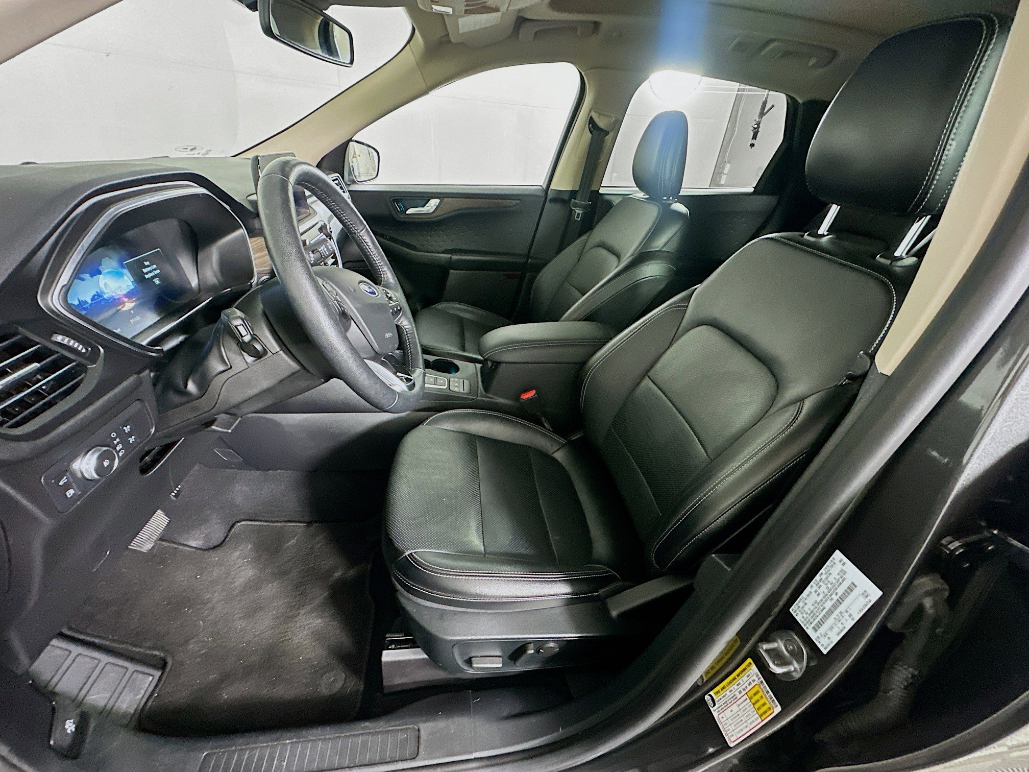 Used 2020 Ford Escape Titanium AWD/4WD image 13