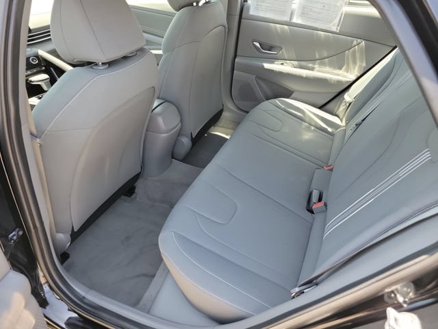 Used 2023 Hyundai Elantra SEL w/ Convenience Package FWD image 24