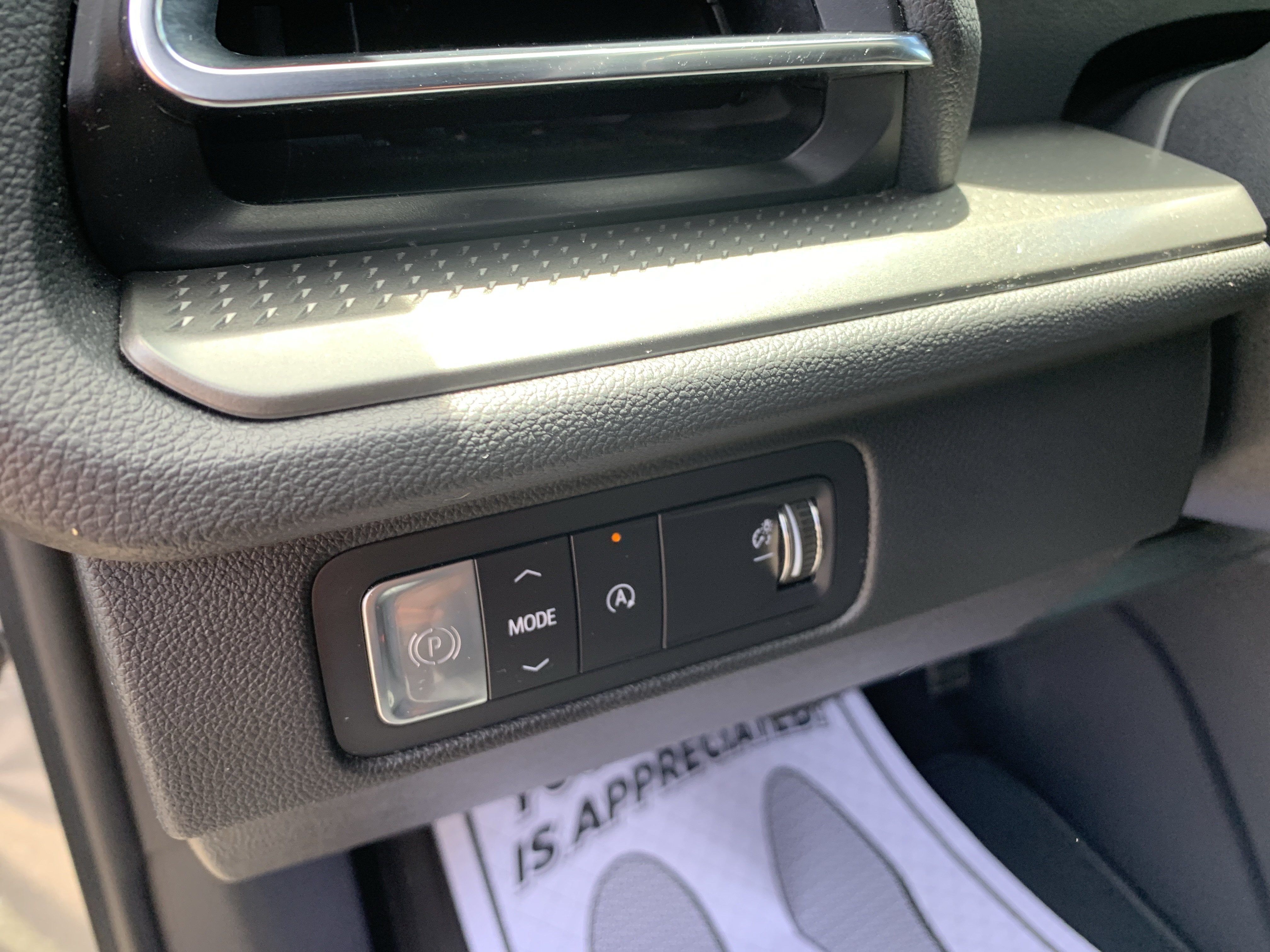 Used 2025 Chevrolet Traverse LT FWD image 25