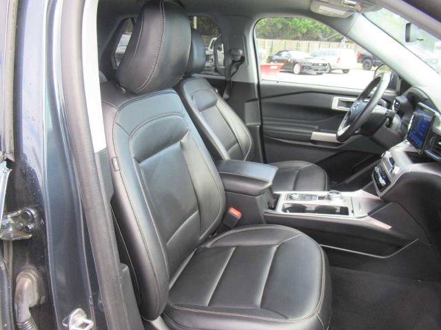 Certified 2023 Ford Explorer XLT w/ Equipment Group 202A AWD/4WD image 23