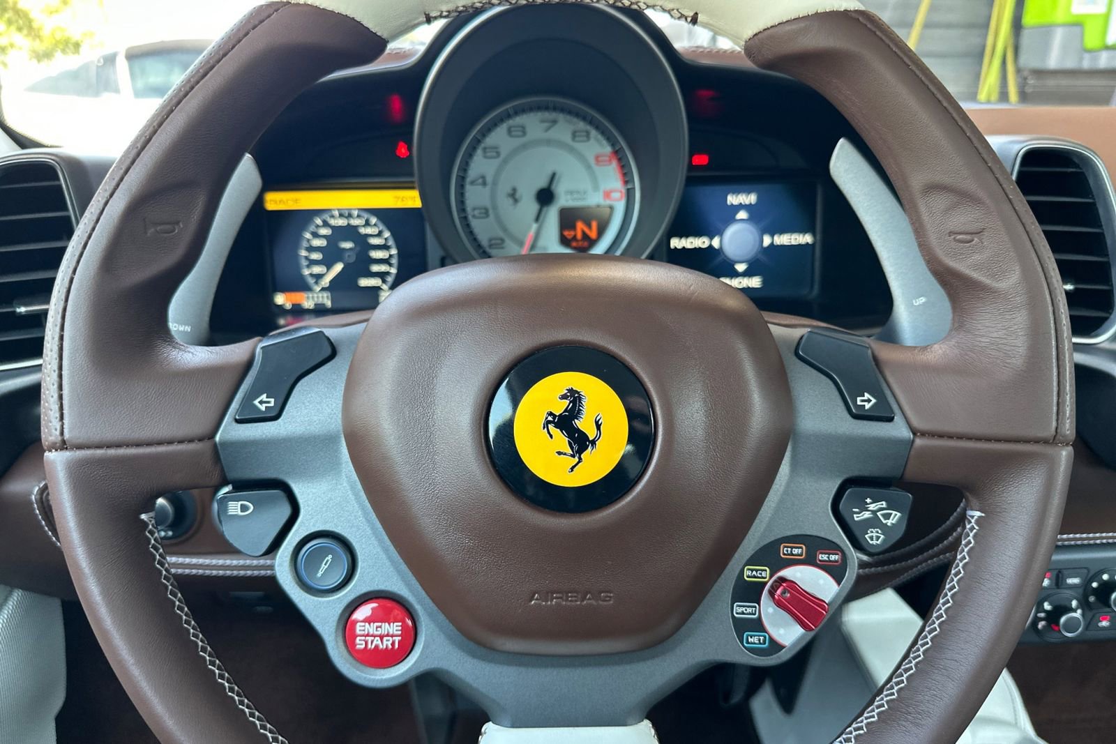 Used 2014 Ferrari 458 Italia Coupe RWD image 27