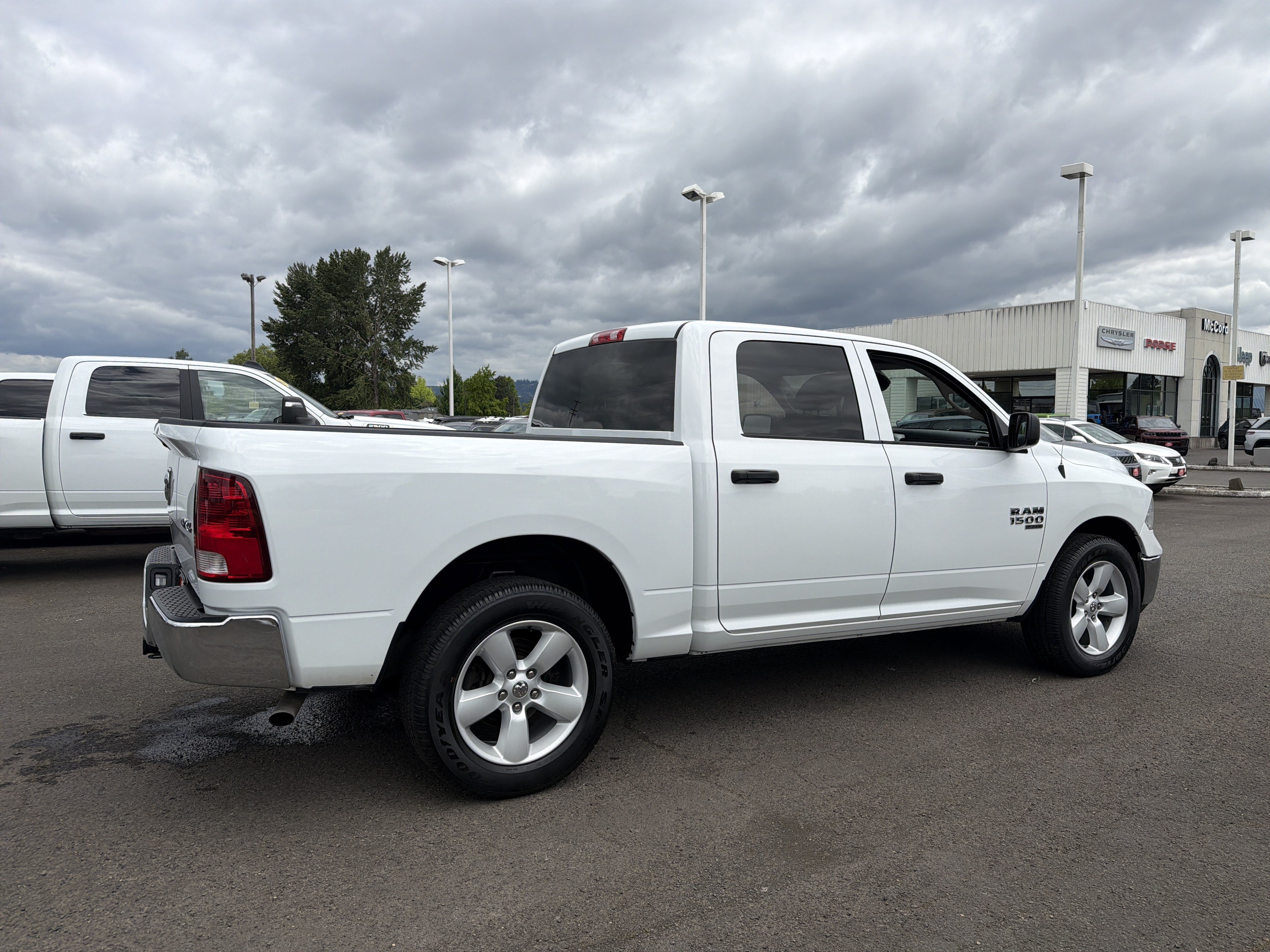 Used 2022 RAM 1500 Classic SLT AWD/4WD image 6