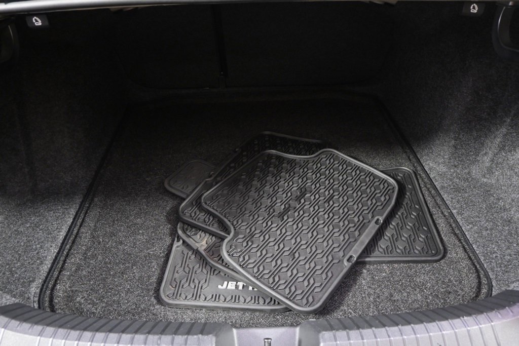 Used 2024 Volkswagen Jetta SEL image 19