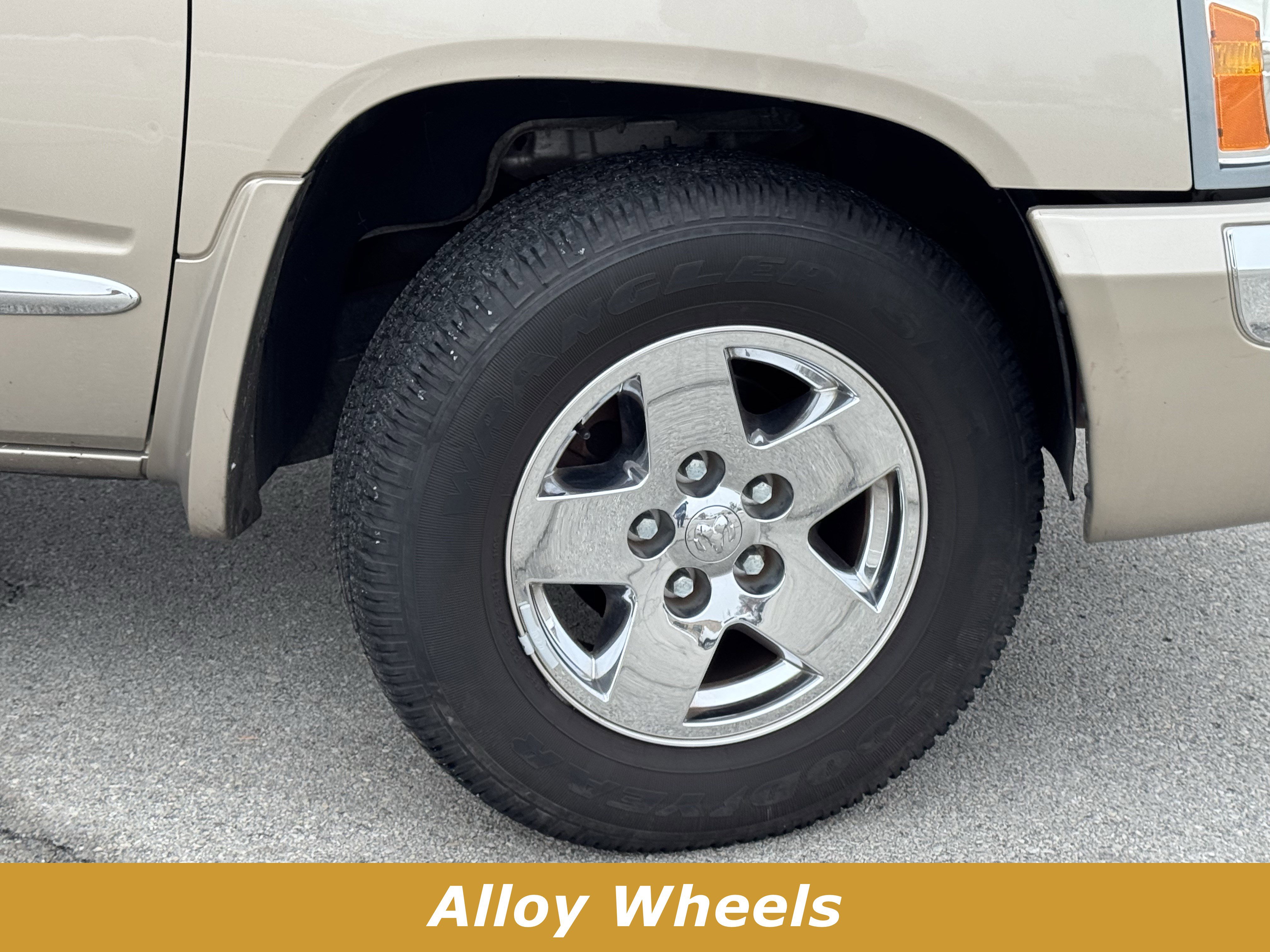 Used 2005 Dodge Dakota Laramie image 13