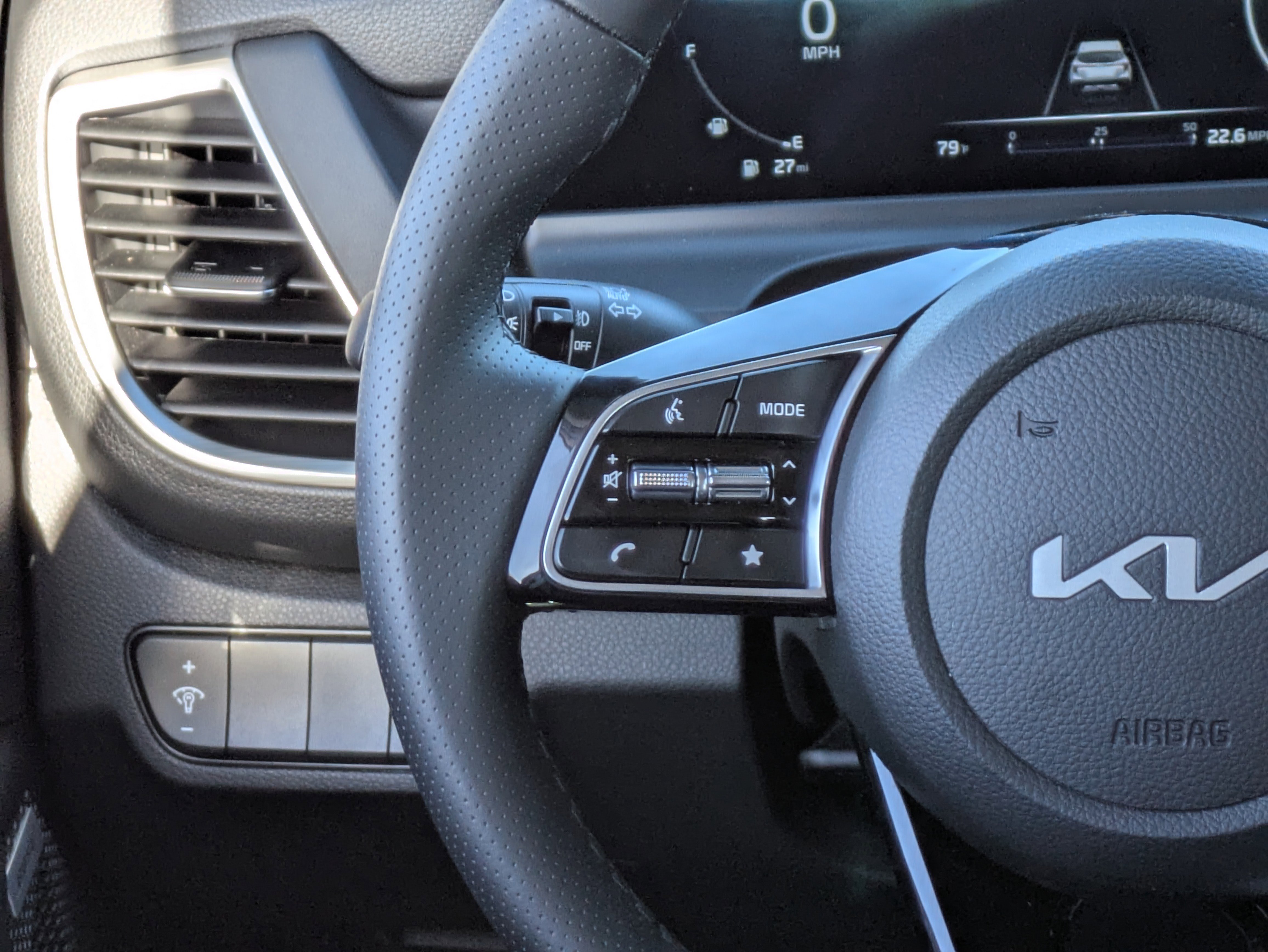 Certified 2026 Kia Seltos SX w/ SX Sunroof Package image 23