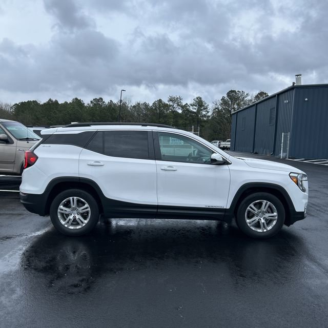 Used 2022 GMC Terrain SLE w/ Driver Convenience Package image 5