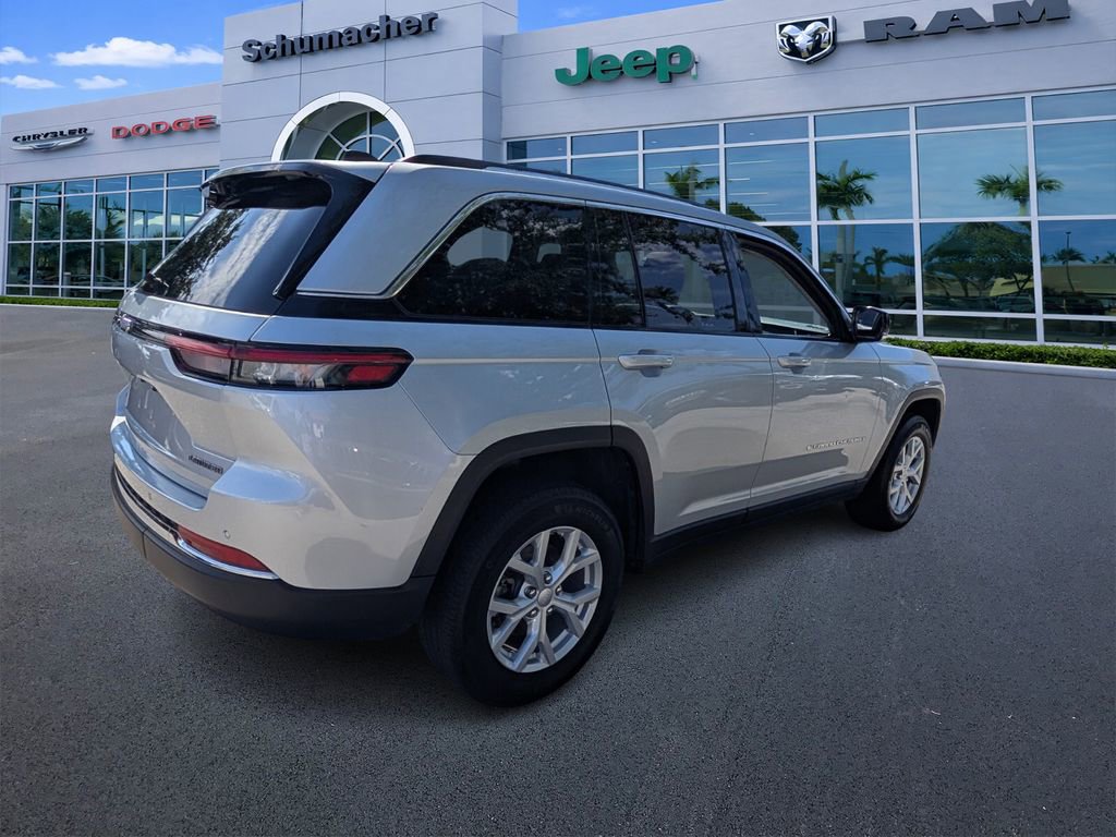 Certified 2024 Jeep Grand Cherokee Limited image 7