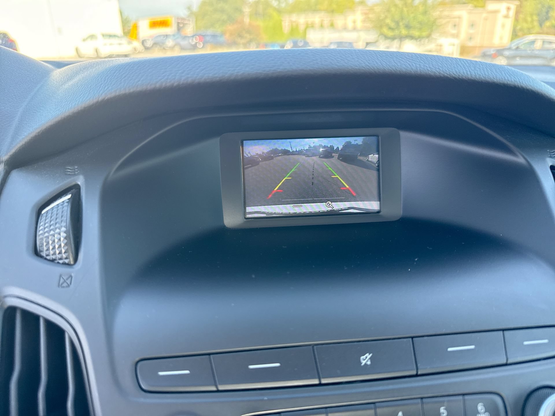 Used 2018 Ford Focus SE FWD image 12