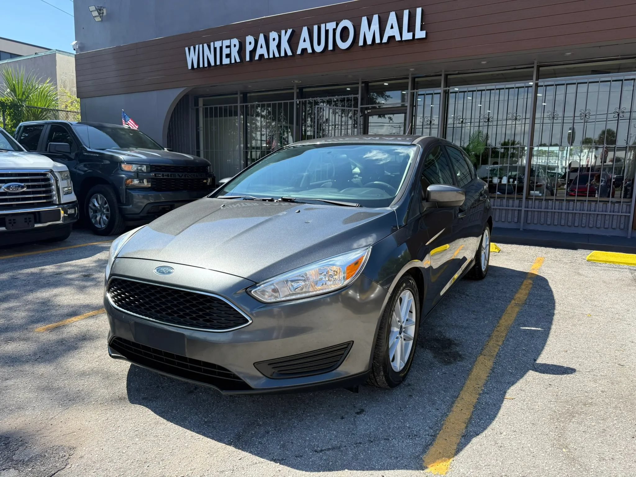 Used 2018 Ford Focus SE FWD image 1