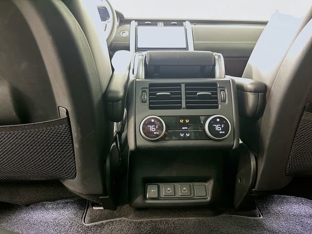 Used 2024 Land Rover Discovery Dynamic SE image 25