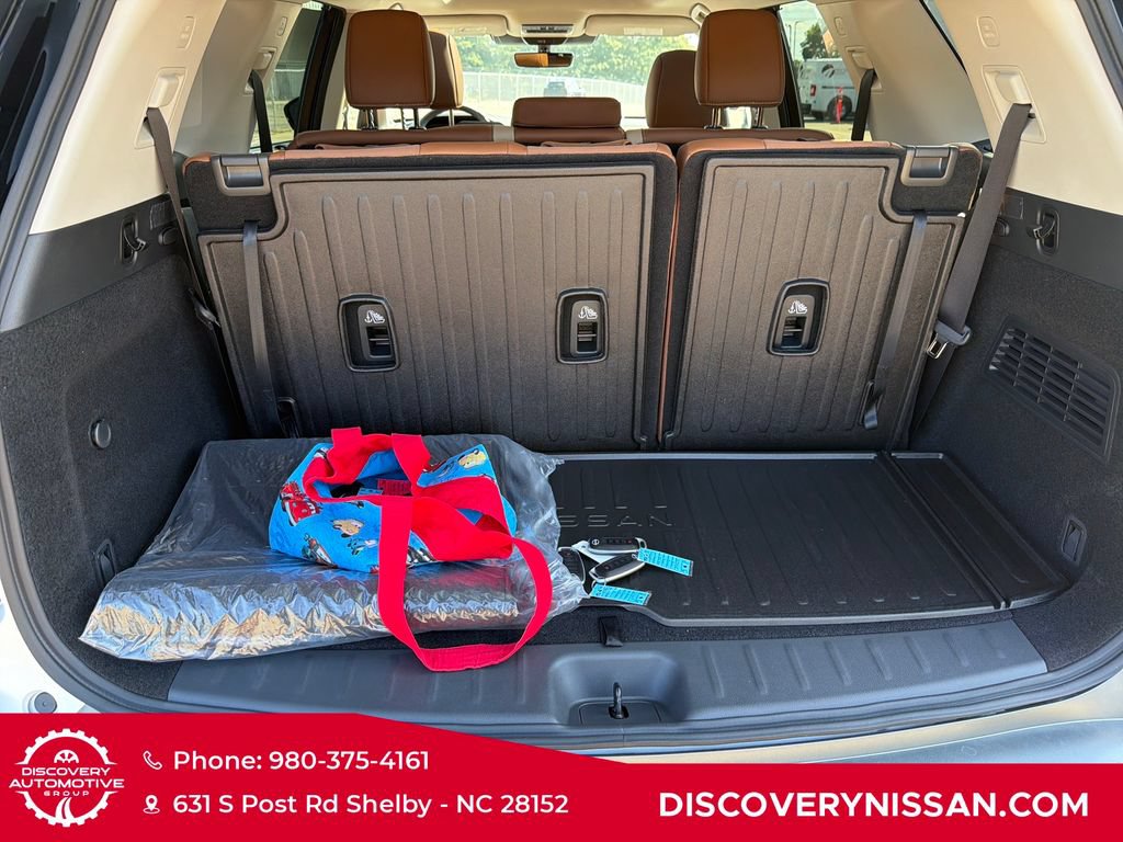 New 2026 Nissan Pathfinder Platinum w/ Cargo Package AWD/4WD image 31