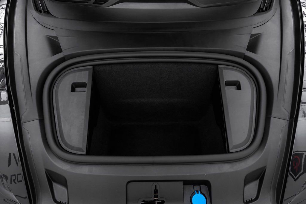 Used 2023 Porsche Taycan w/ Premium Package image 57