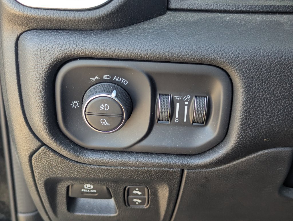 Used 2023 RAM 1500 Laramie AWD/4WD image 24