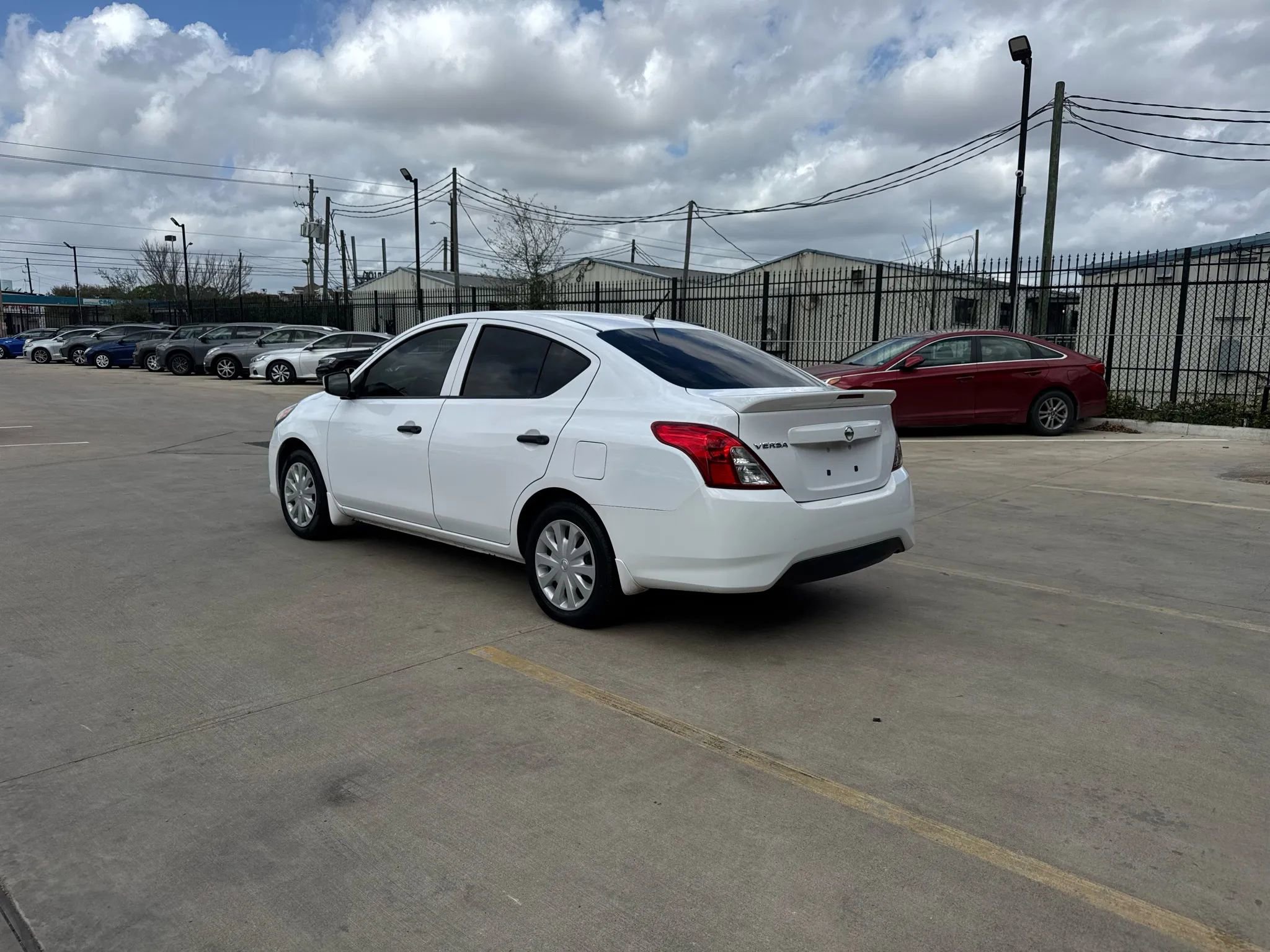Used 2017 Nissan Versa S Plus image 5