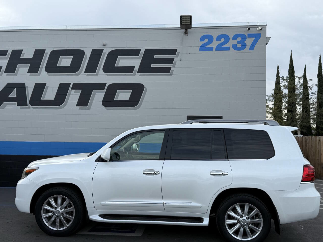 Used 2009 Lexus LX 570 4WD image 30