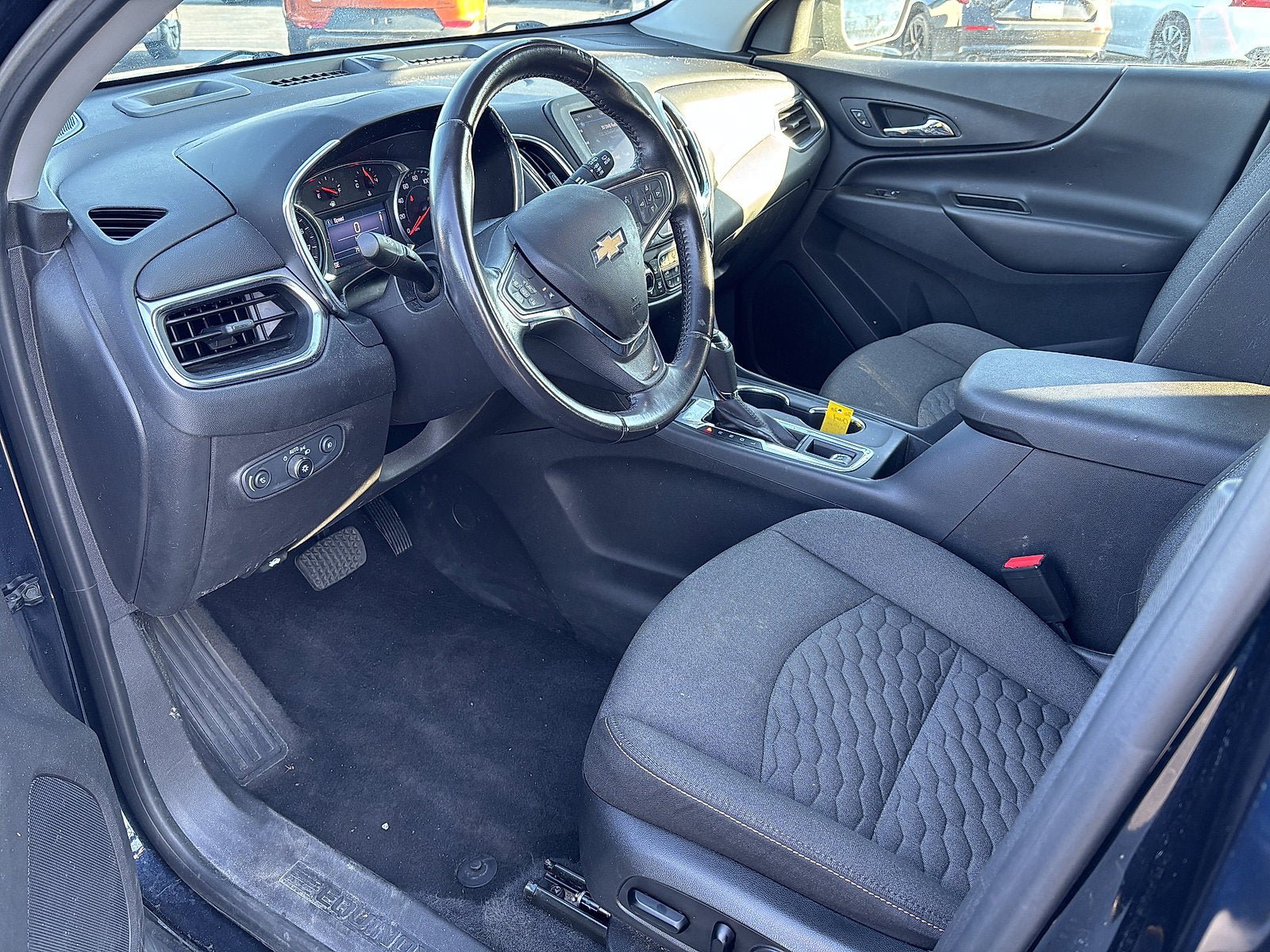 Used 2020 Chevrolet Equinox LT w/ Driver Convenience Package AWD/4WD image 5