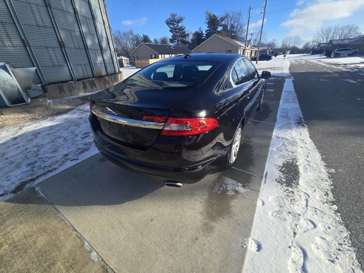 Used 2011 Jaguar XF image 6