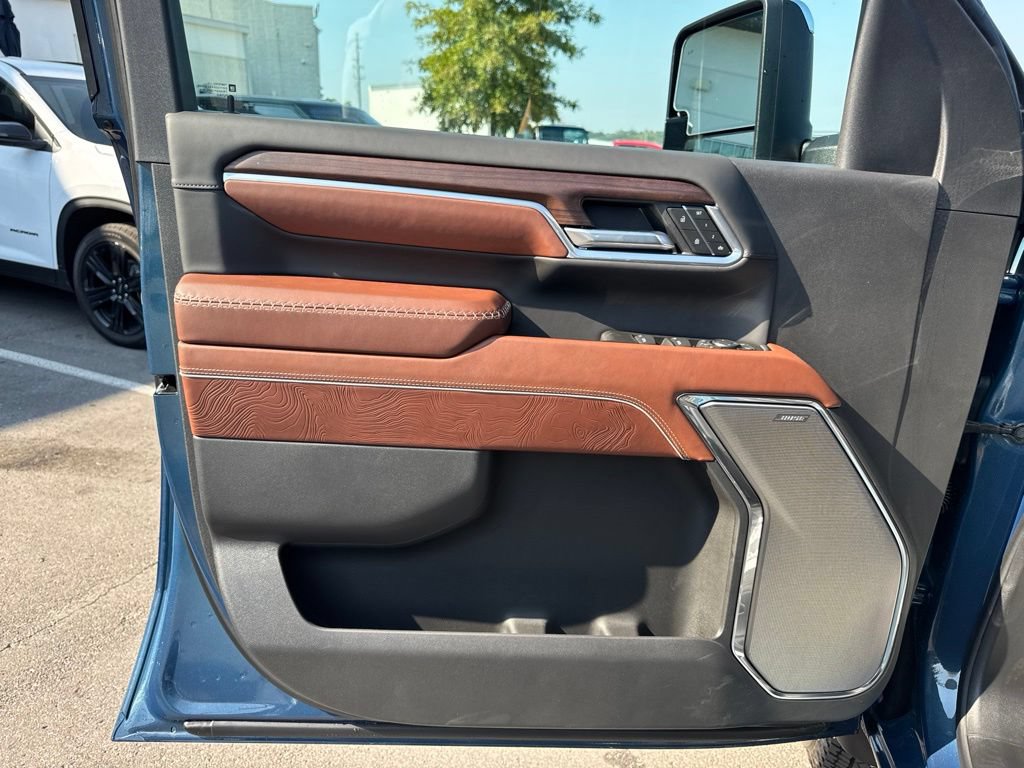 New 2026 GMC Sierra 3500 Denali Ultimate AWD/4WD image 11
