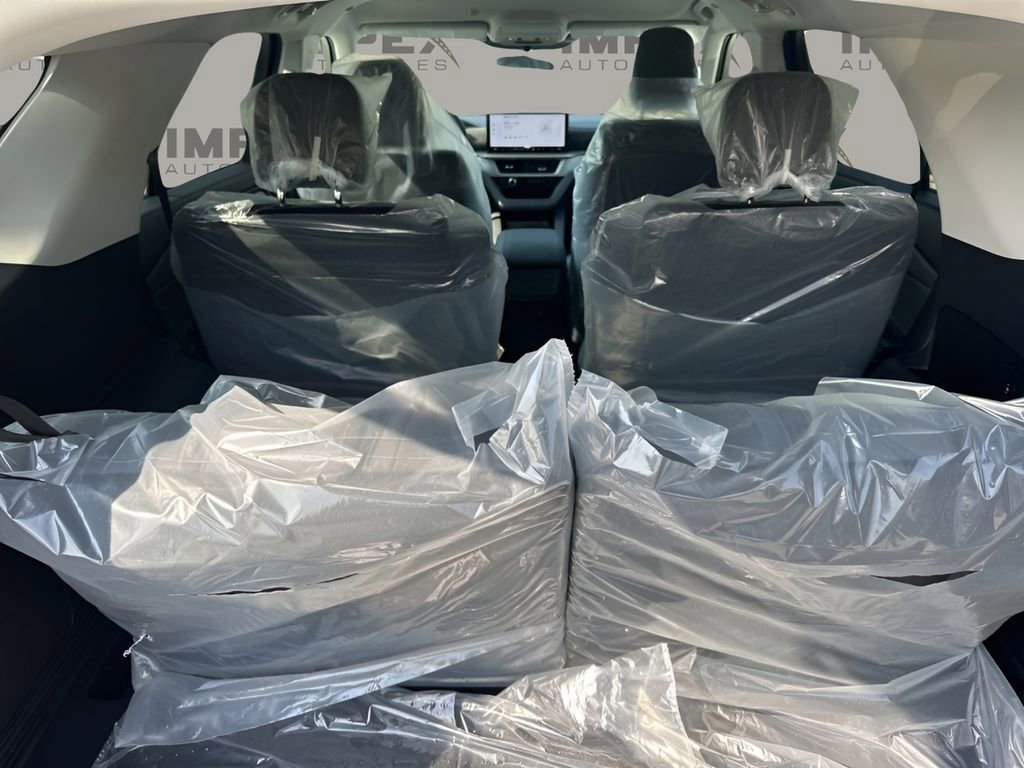 Used 2026 Ford Explorer Active image 28