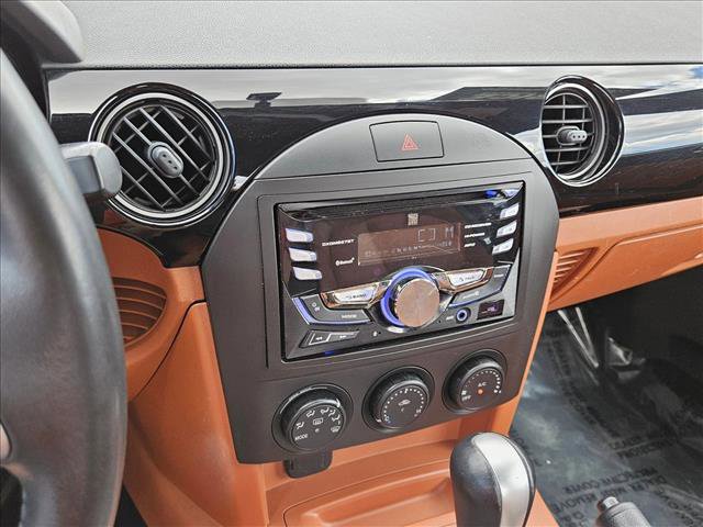 Used 2006 MAZDA MX-5 Miata Grand Touring w/ Premium Pkg image 17