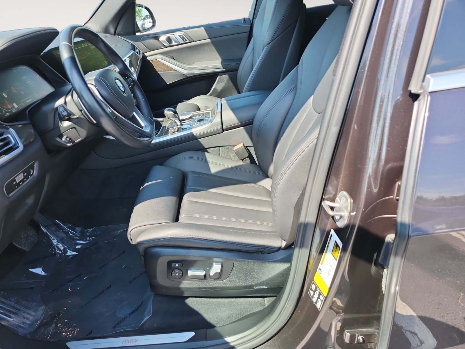 Used 2022 BMW X5 xDrive40i w/ Premium Package AWD/4WD image 9
