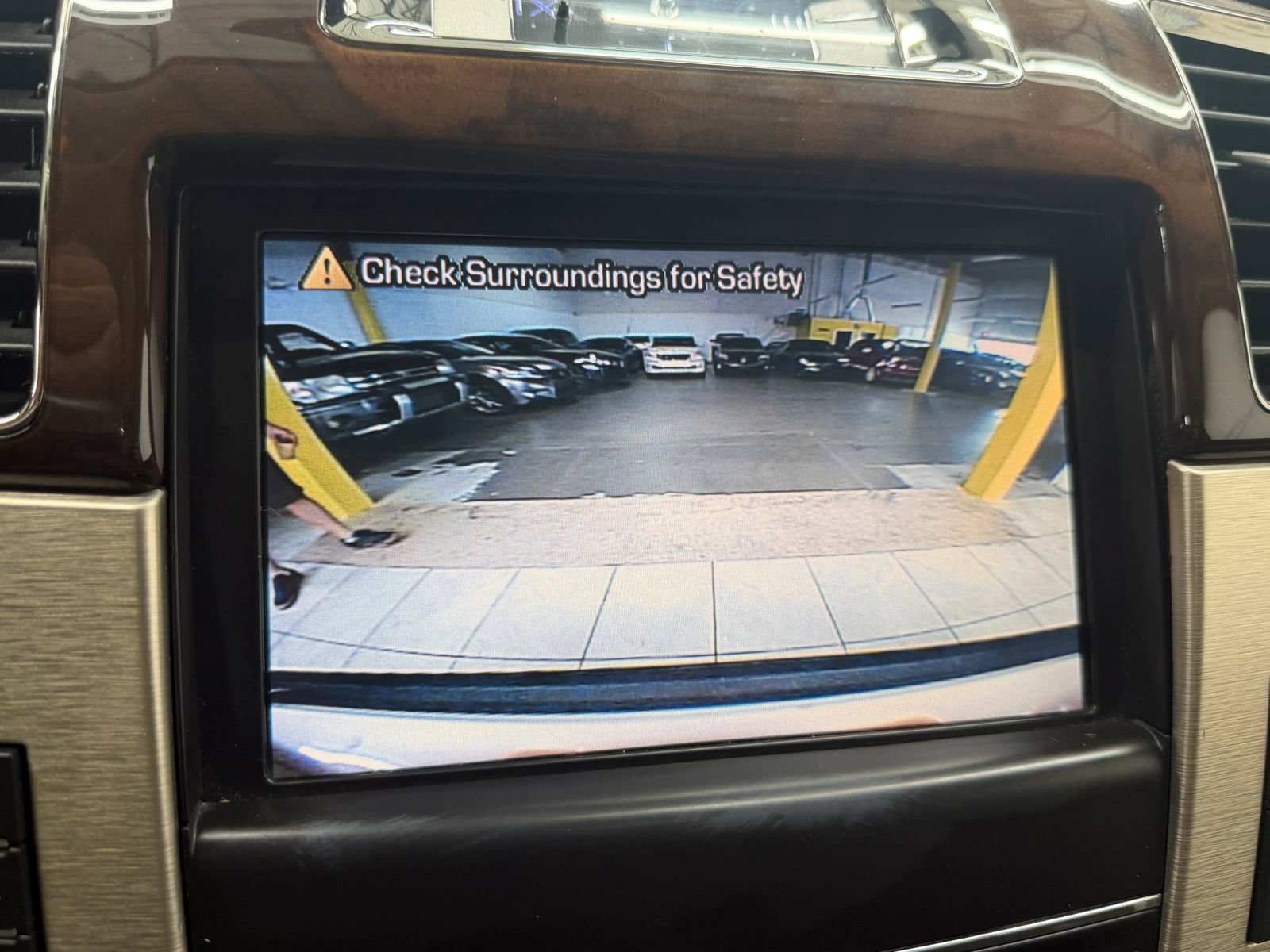 Used 2011 Cadillac Escalade Platinum AWD/4WD image 30