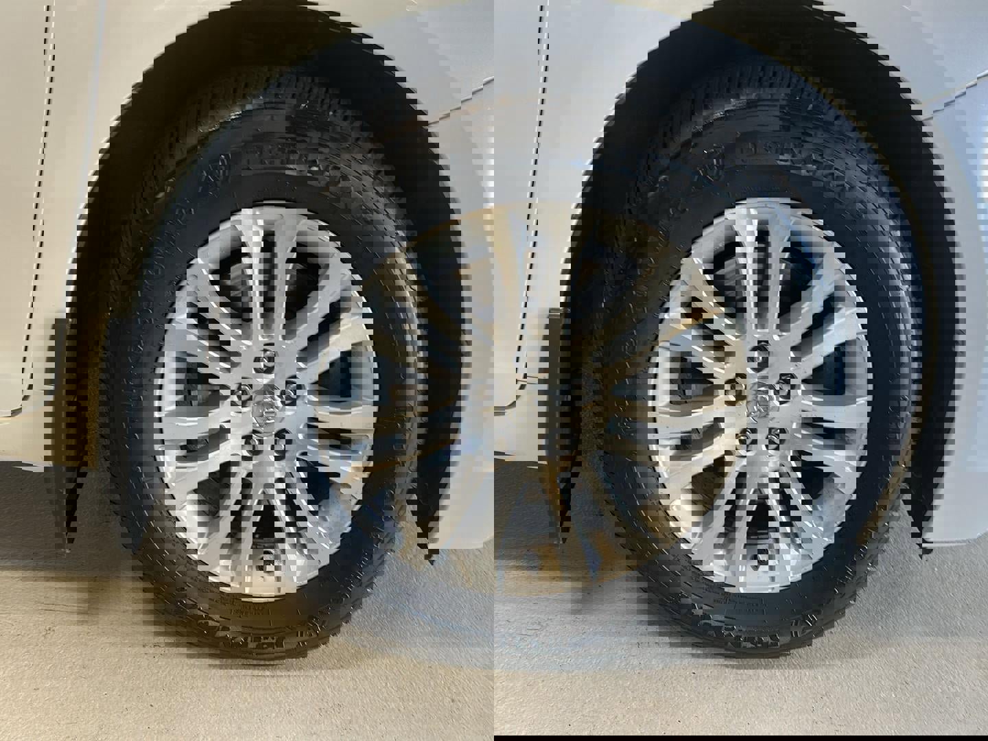 Used 2015 Toyota Sienna XLE w/ XLE Navigation Package FWD image 32