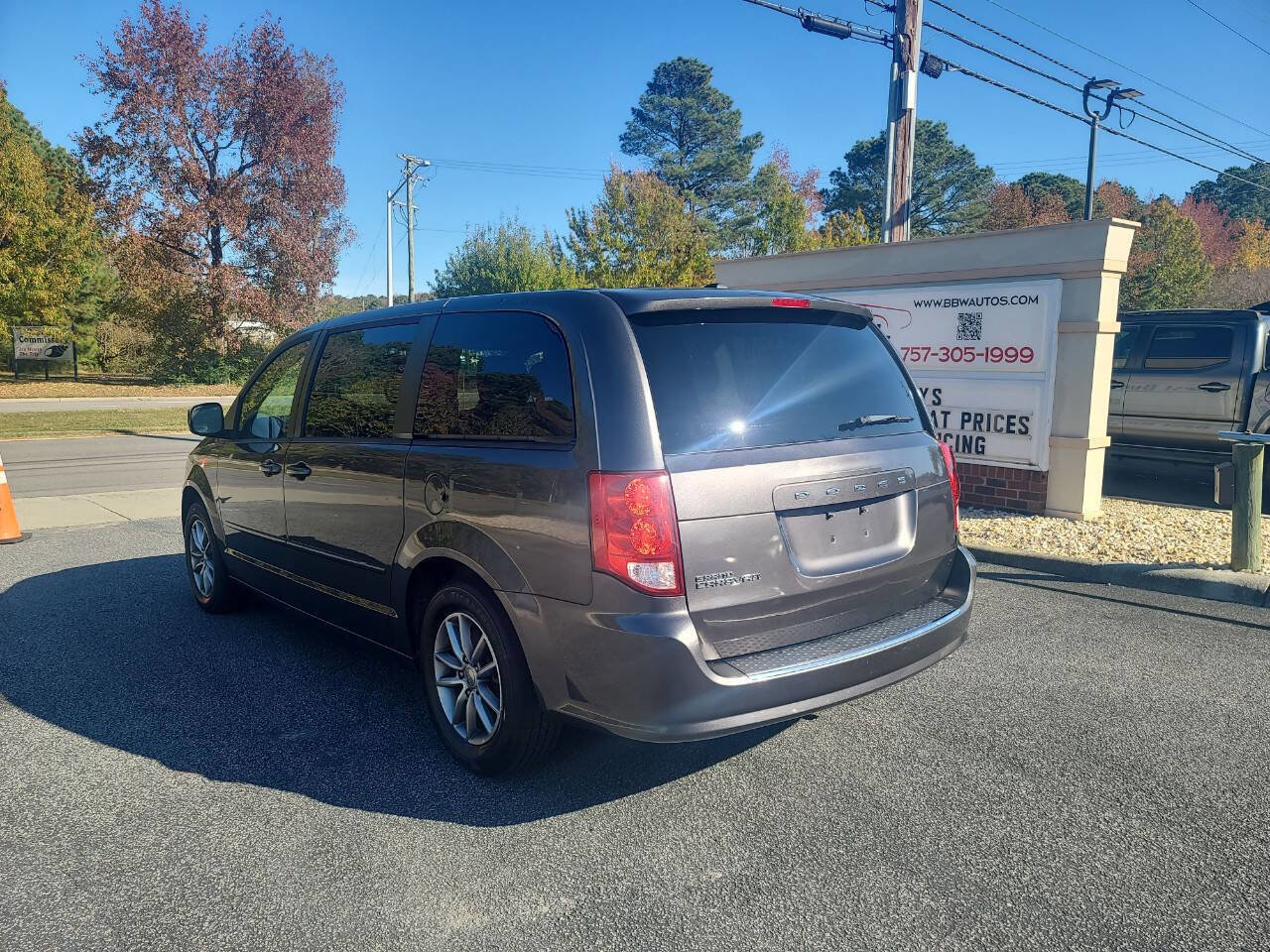 Used 2016 Dodge Grand Caravan SE image 5
