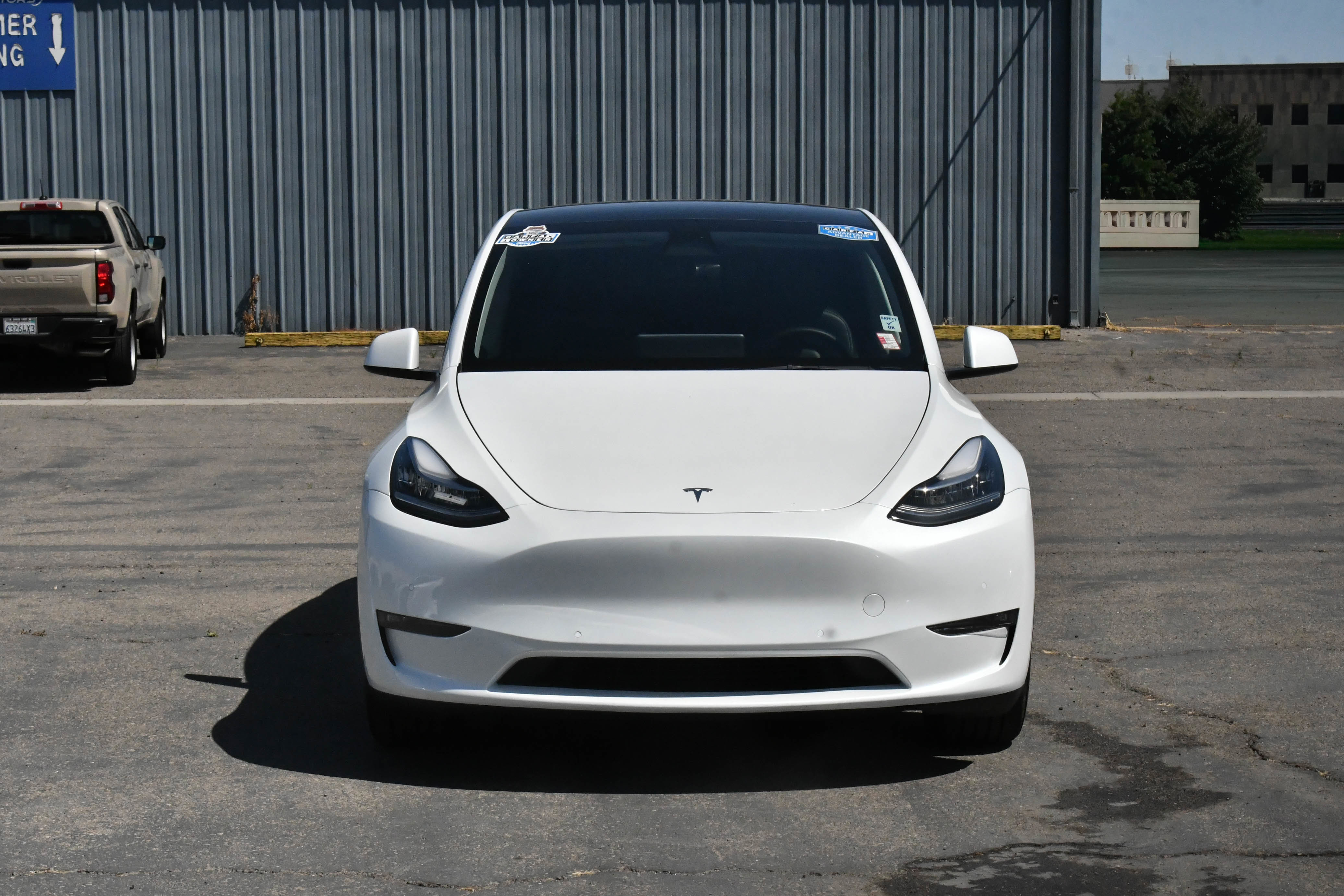 Used 2023 Tesla Model Y Long Range AWD/4WD image 2