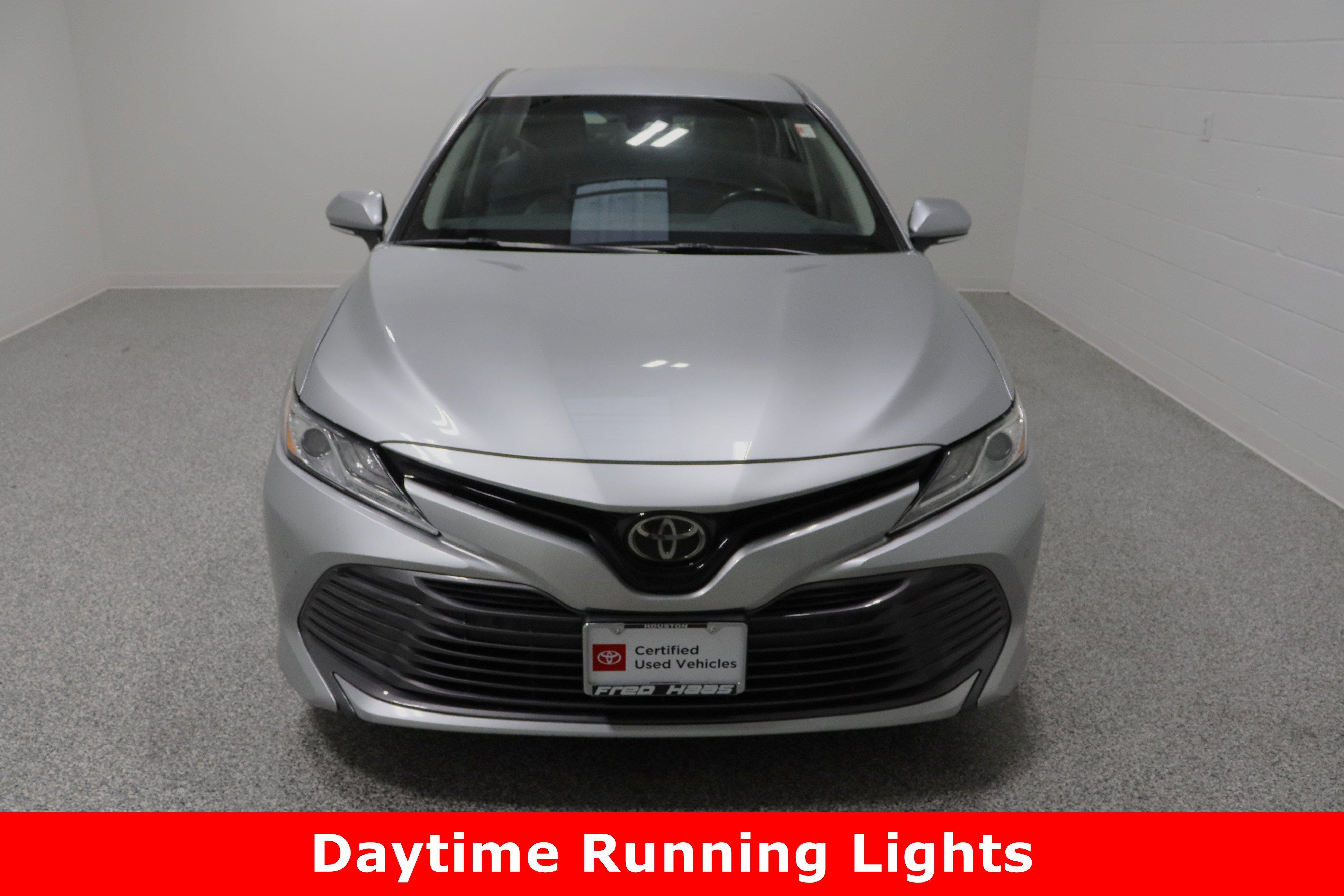 Certified 2018 Toyota Camry XLE image 3