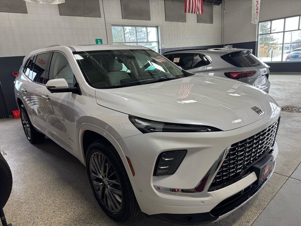 Certified 2025 Buick Enclave Avenir w/ Super Cruise Package image 3