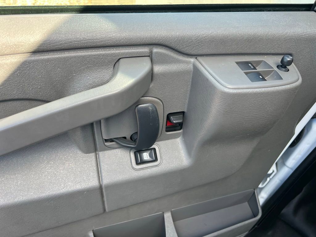 Used 2023 GMC Savana 2500 w/ Driver Convenience Package image 15