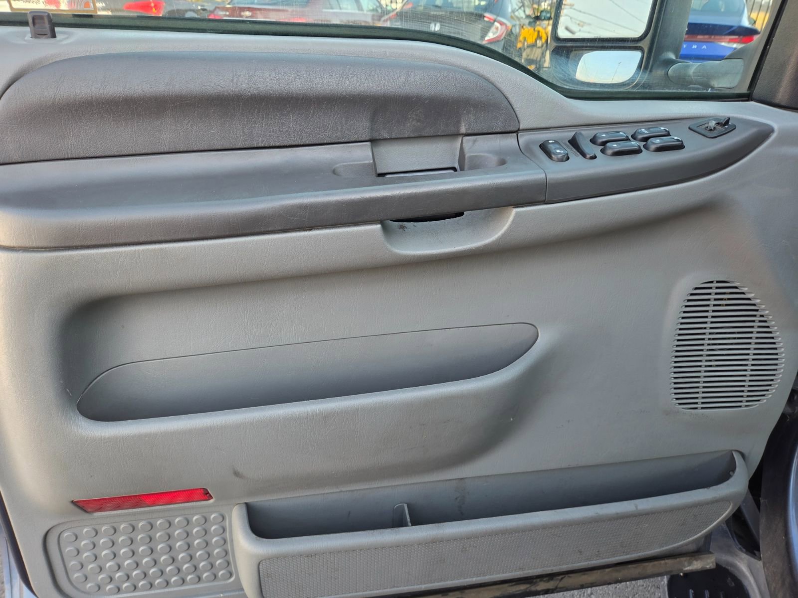 Used 2004 Ford F250 XL image 7