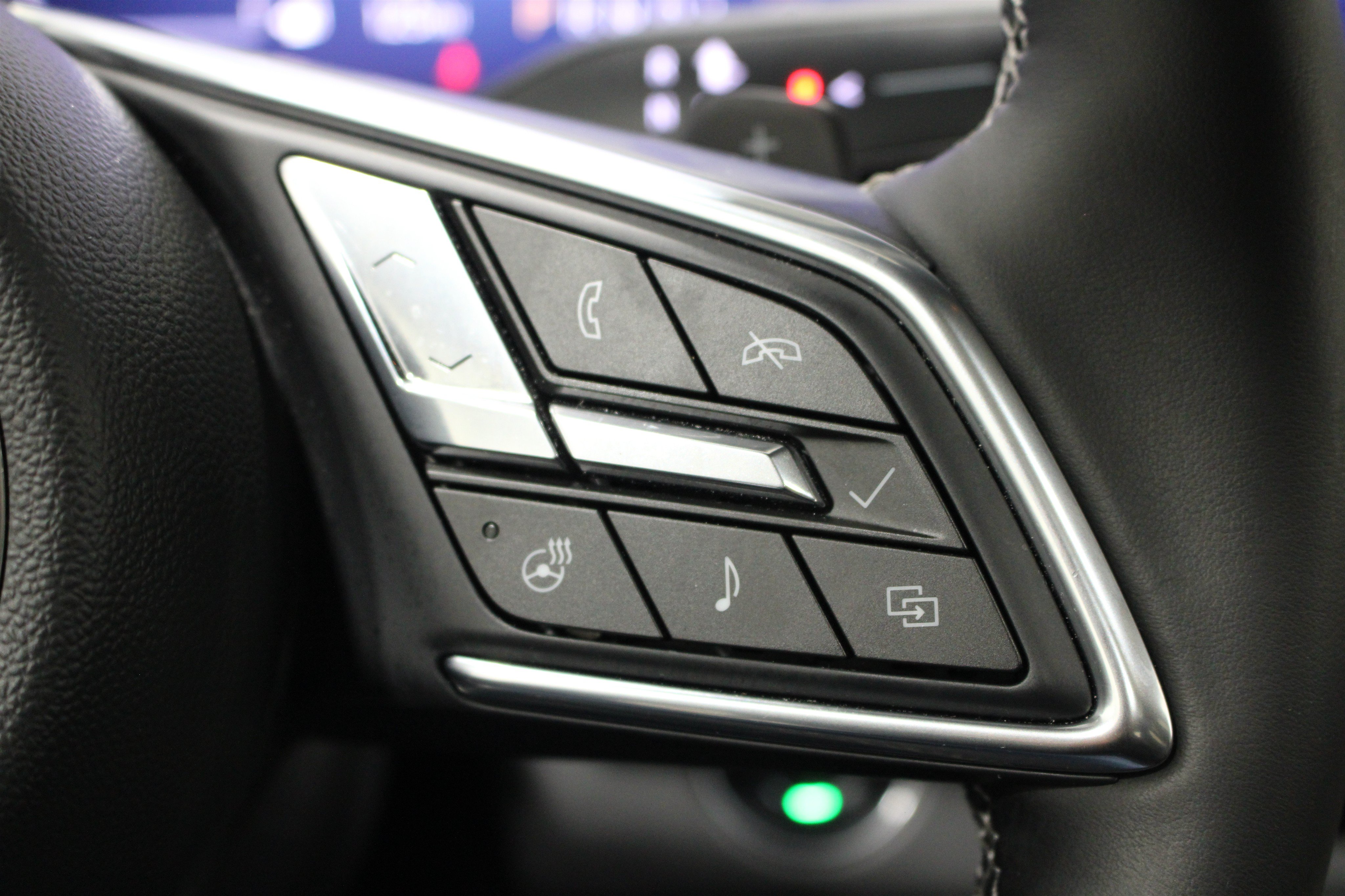 Used 2025 Buick Enclave Avenir AWD/4WD image 14