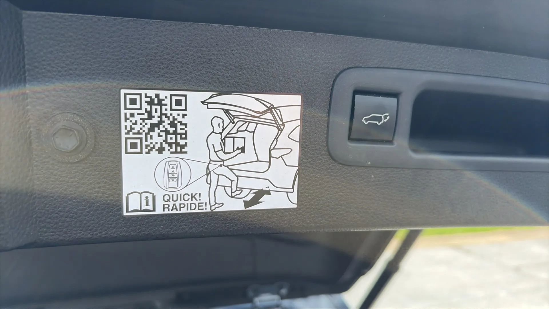 Used 2021 Toyota Highlander Limited image 23