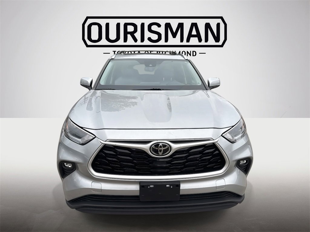 Used 2021 Toyota Highlander XLE image 2